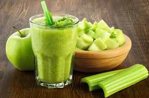 Вкусный рецепт витаминного смузи из сельдерея в блендере 